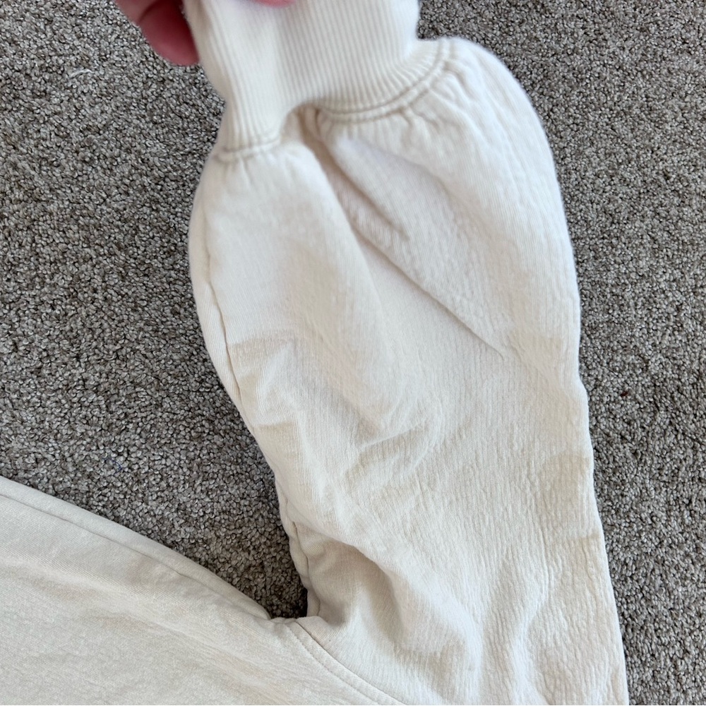 Aerie Gauze Cotton Puff Sleeve very oversized v neck terry popover top. Lounge - Picture 3 of 10
